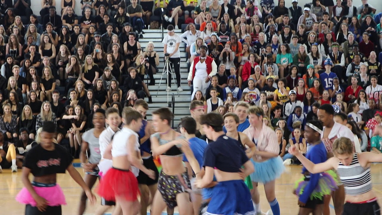 Dreyfoos 2018 Freshmen Powderpuff Dance