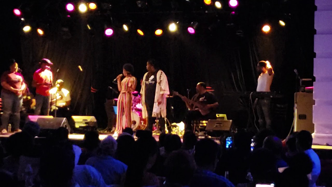 Dezzy's performance at the Singers Lounge  Cover- Jackson five (I want you back)