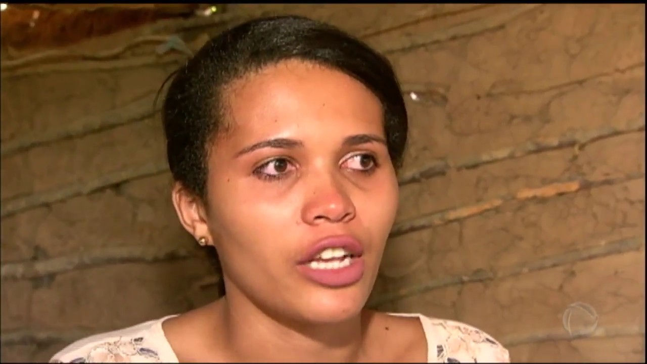 Equipe do JR mostra os pais que doam os filhos pela falta de comida