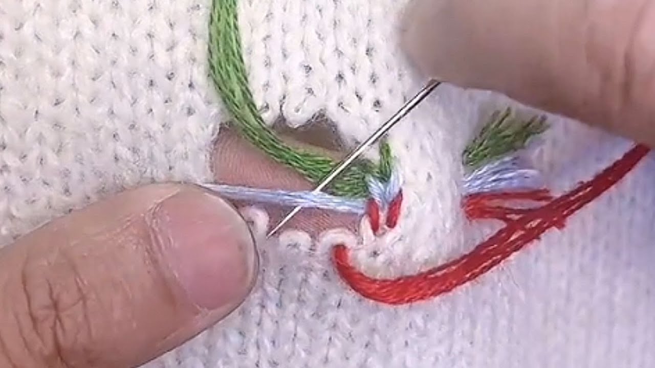 No crochet! Only 3 sewing needles can perfectly repair the hole with 3 broken yarns in the sweater