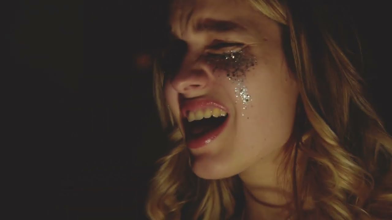 Emrose  - Regardez-moi (clip officiel)
