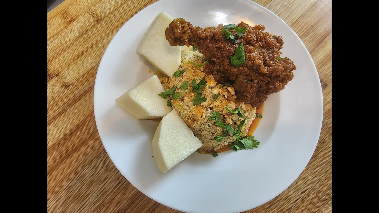 Choux aux pistaches, poulet et poisson fumé