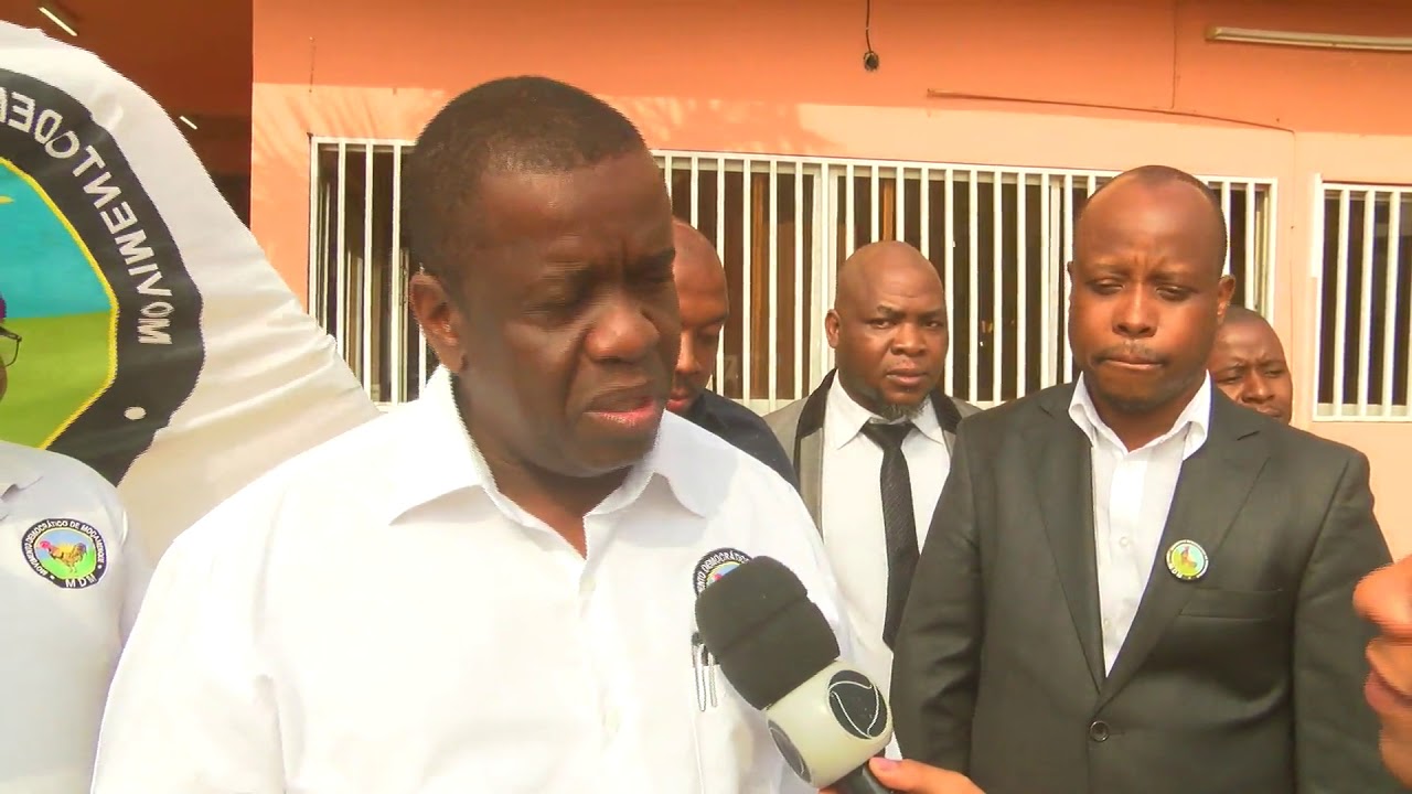 DAVIZ SIMANGO