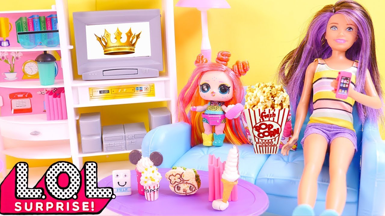 Barbie Tiene Que Trabajar y Skipper Cuidara a la Muñeca Bebe L.O.L. Surprise
