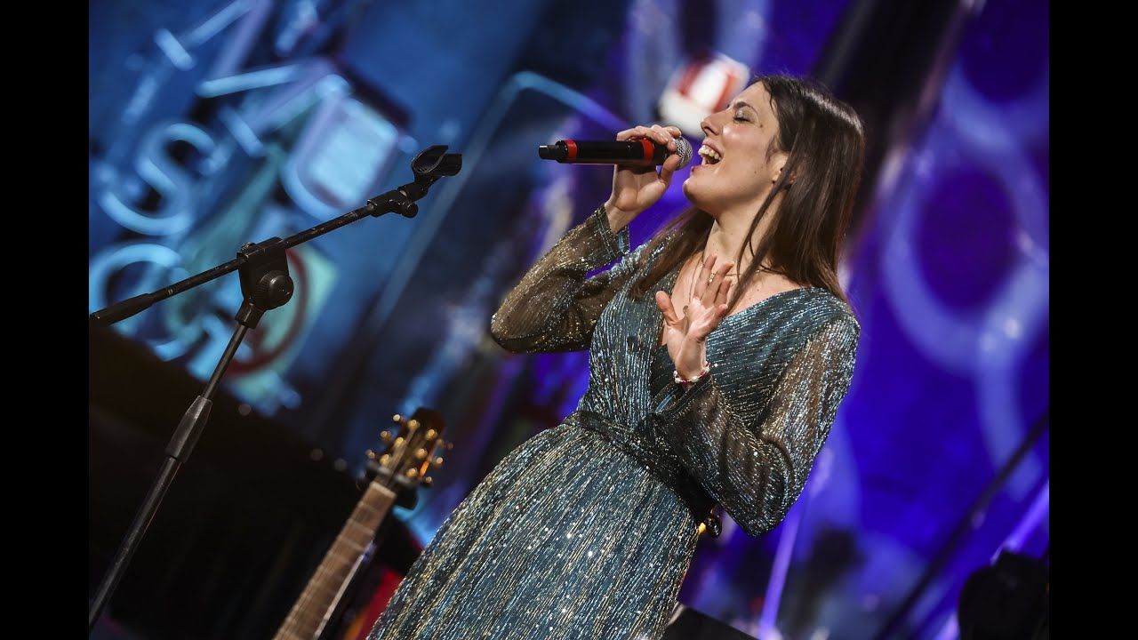 AMarti canta 