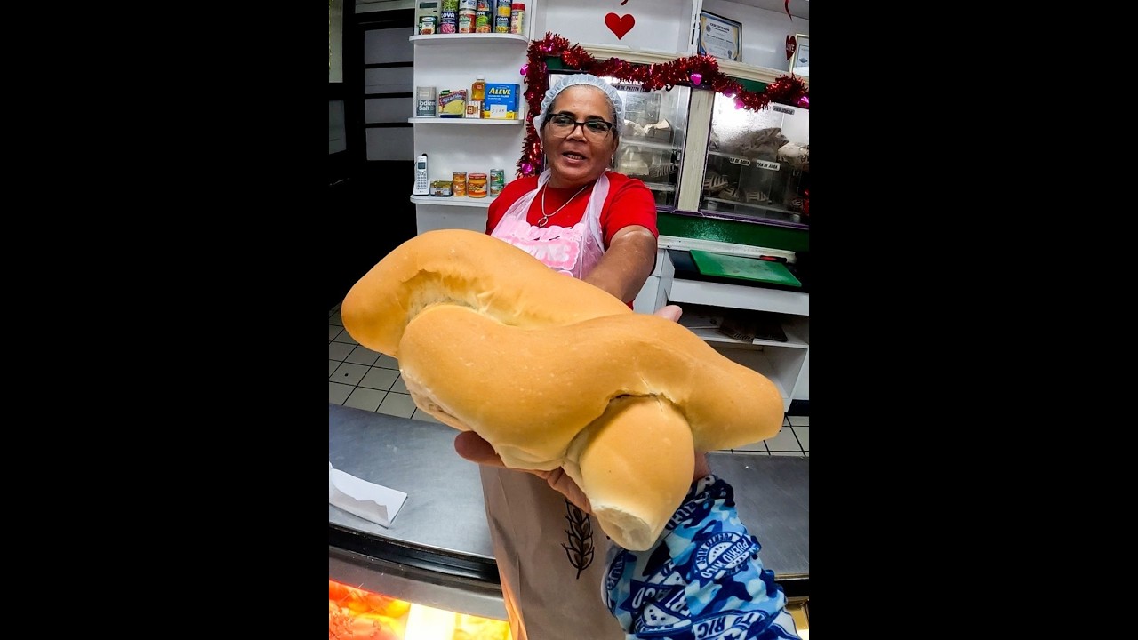 El Original 70+ Años 🤪🥖 Pan de la Patita Echa Unico del Pueblo.. 4 Extremidades.. un Pan Dulce ❤️🇵🇷