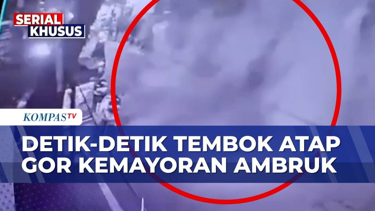 Detik-Detik Tembok Atap GOR Kemayoran Ambruk Timba Kendaraan Akibat Diterpa Angin Kencang
