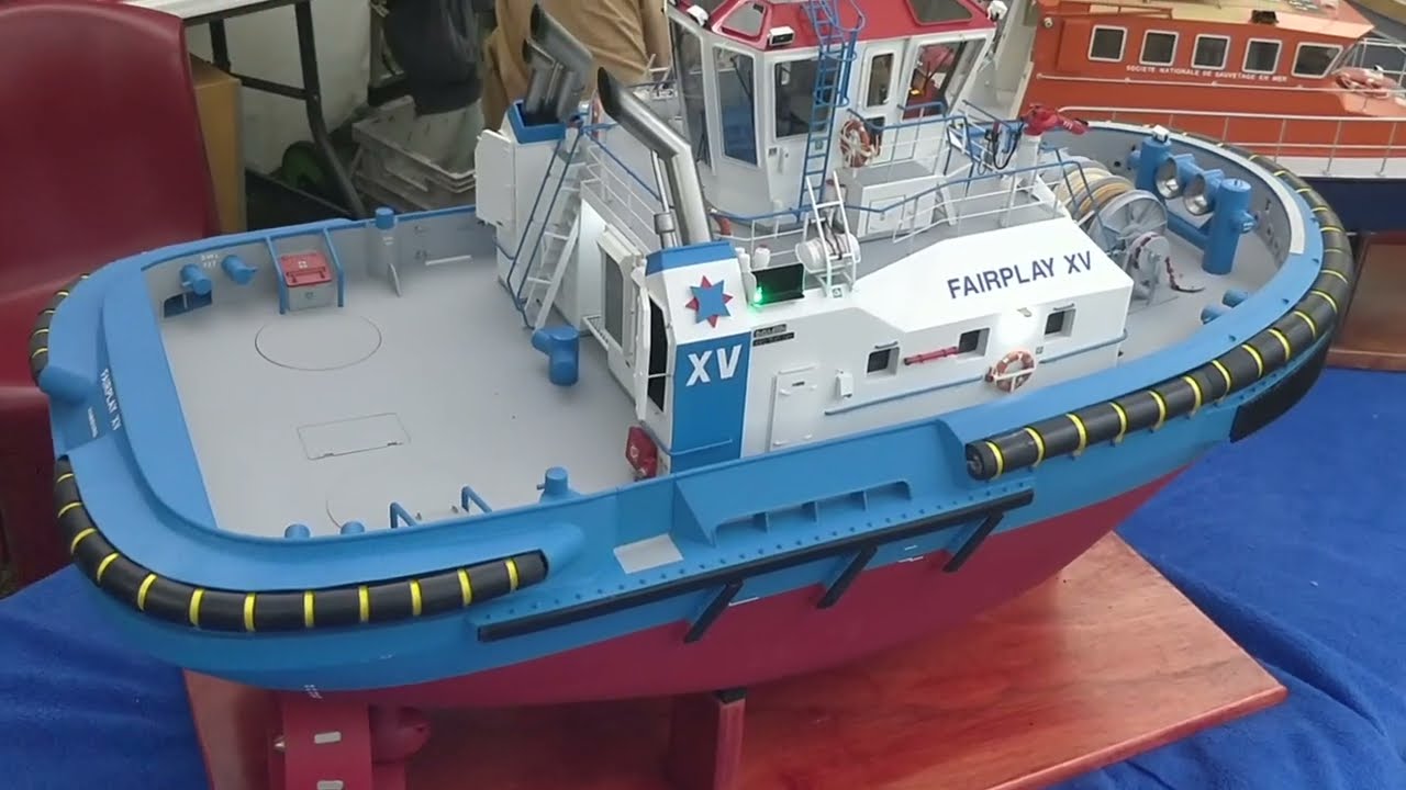 Le remorqueur (tug) portuaire Faiplay 15 de Michel - MCM Massy 2022 RC boat