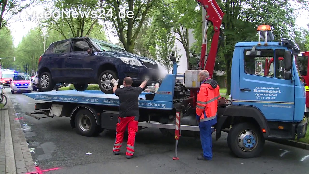 13.06.2016 - VN24 - PKW &uuml;berschlug sich nach Unfall auf M&auml;rkischer Strasse in Dortmund