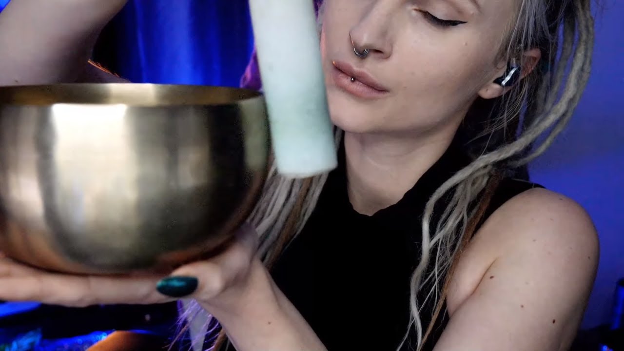 ASMR Aura clensing, sinnging bowl, tuning fork, smudging and pulling