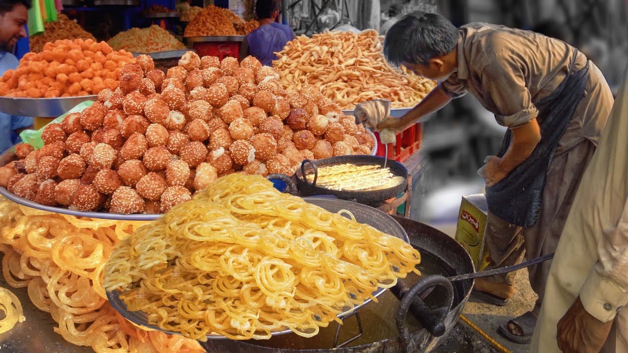 Jalebi Making | Crispy Jalebi at Street Food of Lahore Pakistan