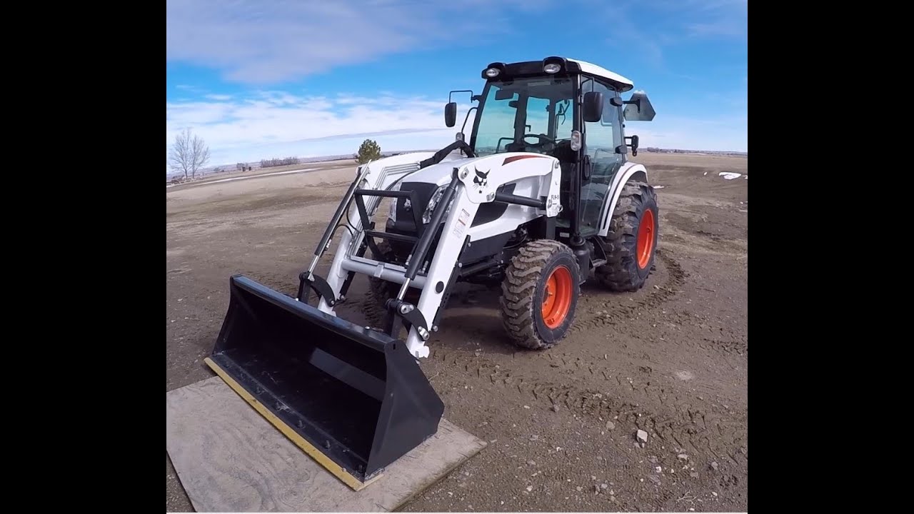 Только что купил компактный трактор Bobcat CT5555.