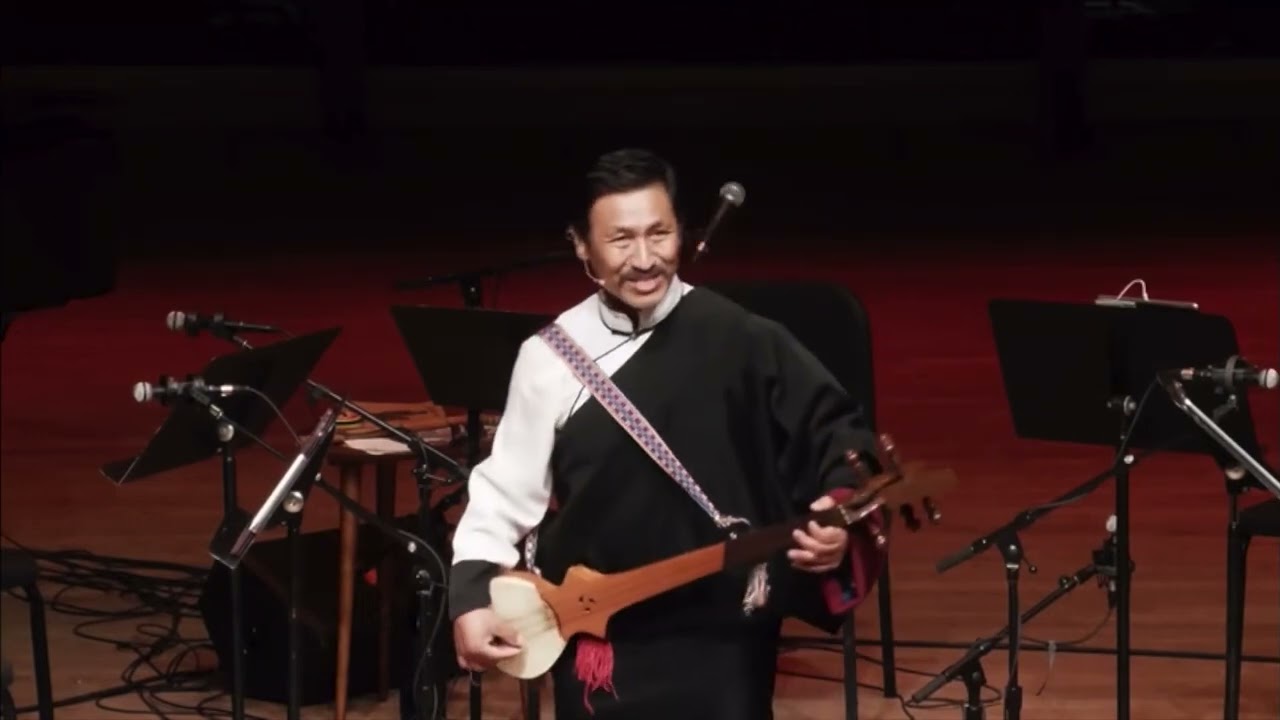 Tibetan dance presentation at world stage སྒྲ་སྙན་ཞབས་བྲོ།