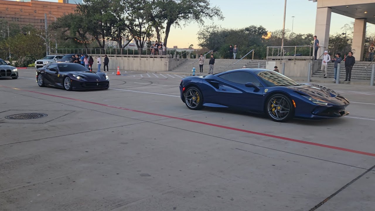 FERRARI TRIBUTO F8 LEADING A PACK