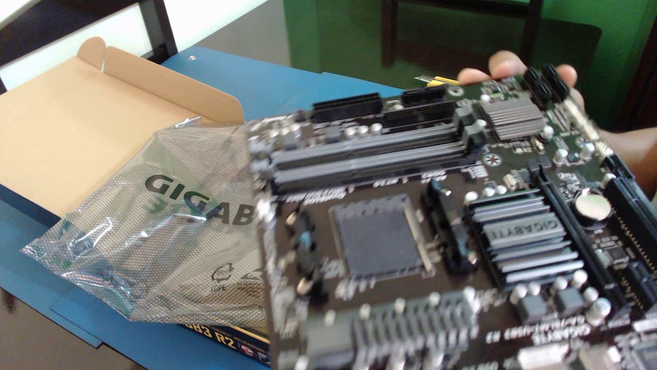Placa Mãe Gigabyte AM3+ 78LMT USB3 R2 - Unboxing