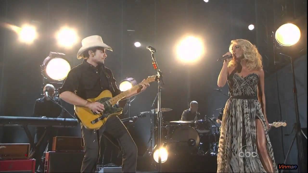 Carrie Underwood & Brad Paisley - Remind Me 2011 CMA HD