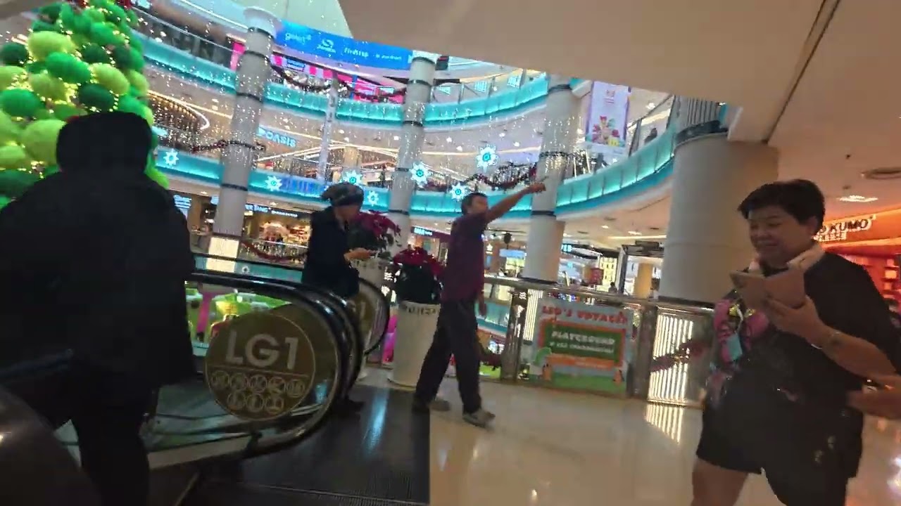 [[Walk]] Sunway Pyramid KL