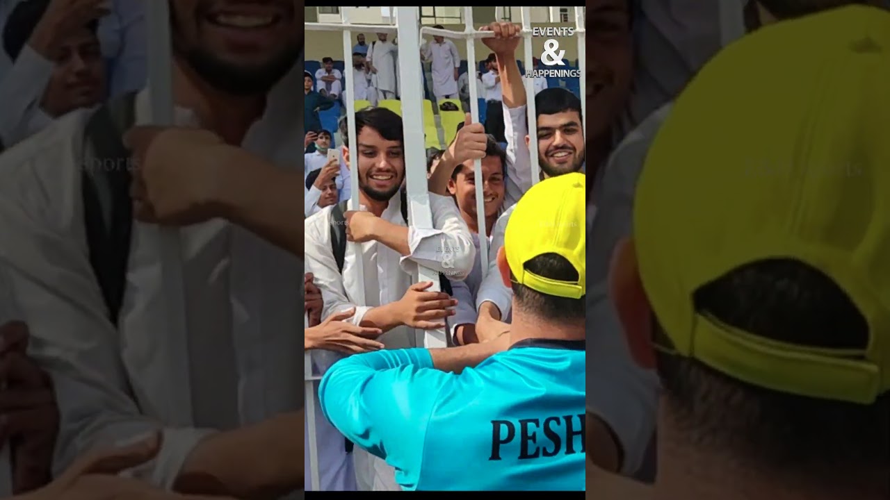 Humble Sahibzada Farhan Meets Fans