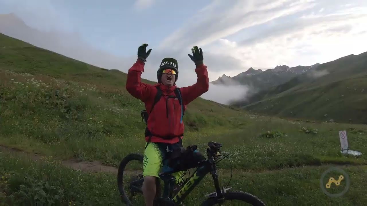 Burza w górach, Col La Seigne i słoneczko | Tour Du Mont Blanc on E-Bikes #3 | Dziubek Bike Vlog #6