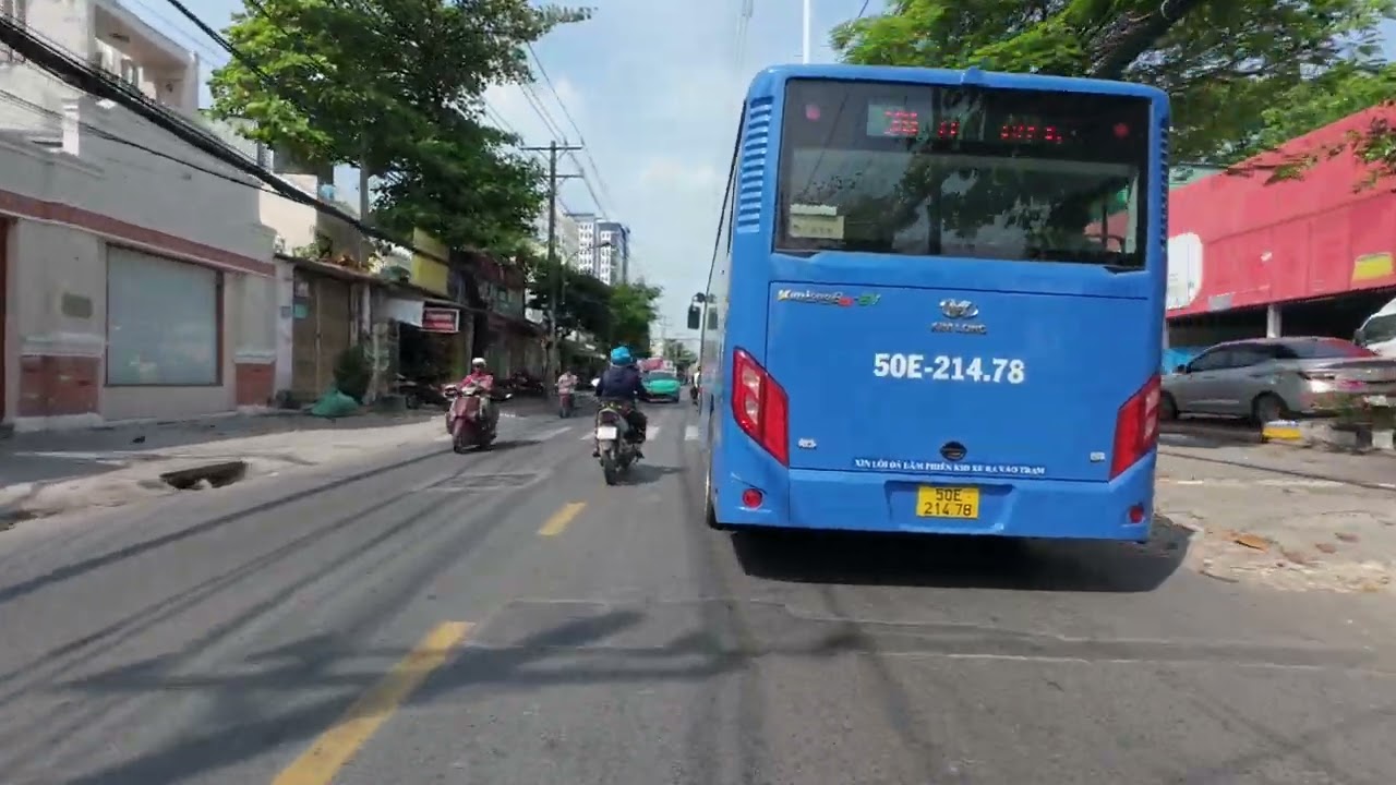 Trưa Sài Gòn: Chạy Dọc Âu Cơ Nắng Gắt