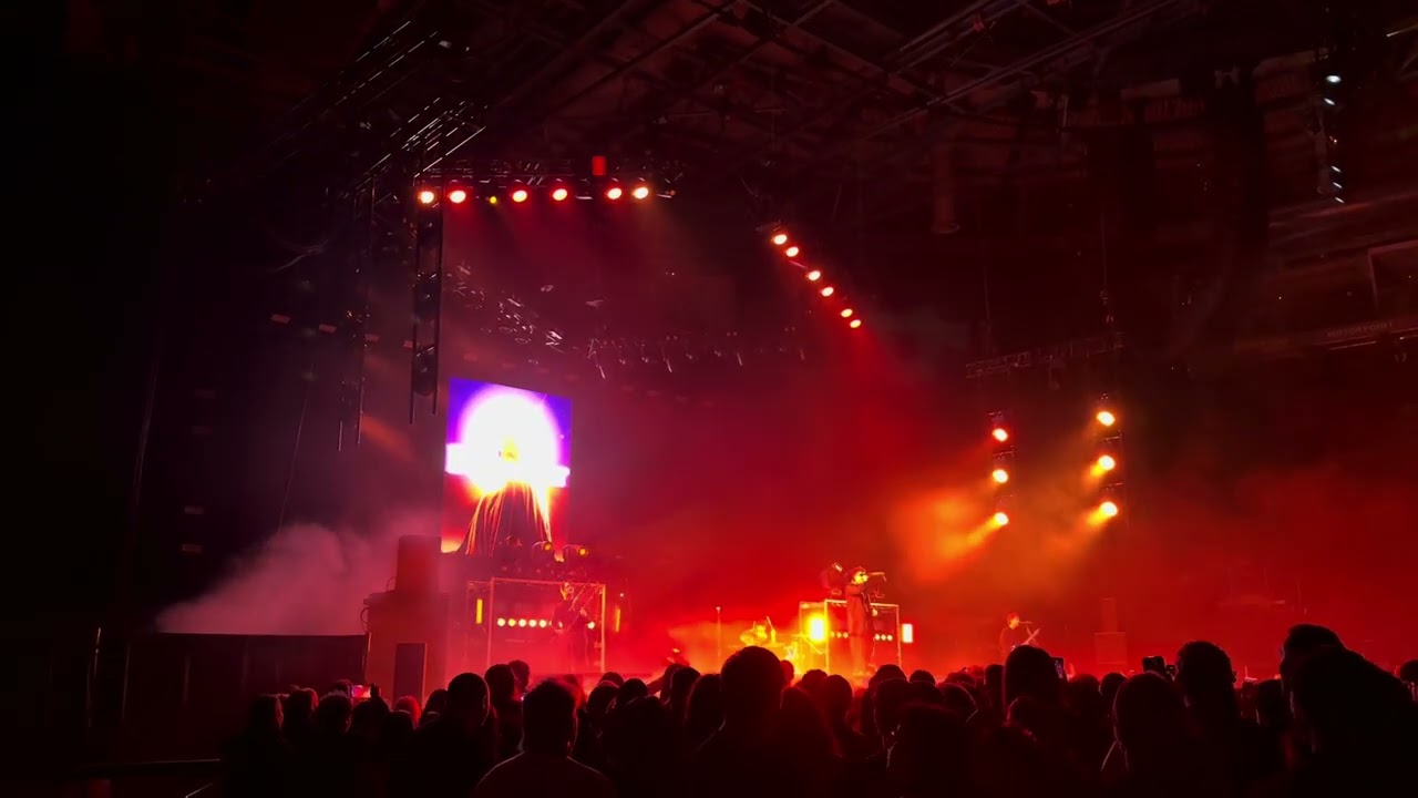 Pale moonlight - Dayseeker live at the Nottingham Motorpoint Arena 6/2/26