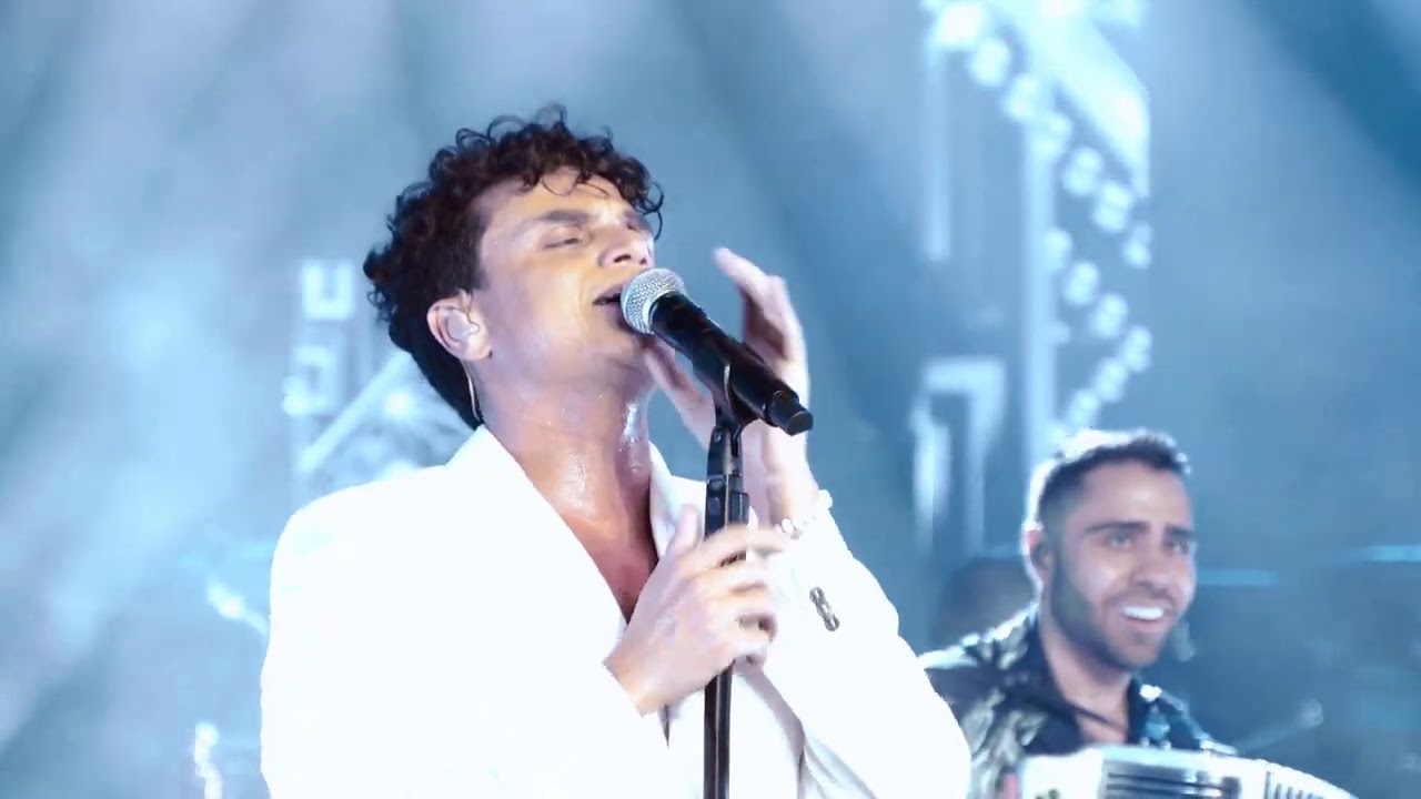 A Blanco Y Negro (En Vivo) - Silvestre Dangond