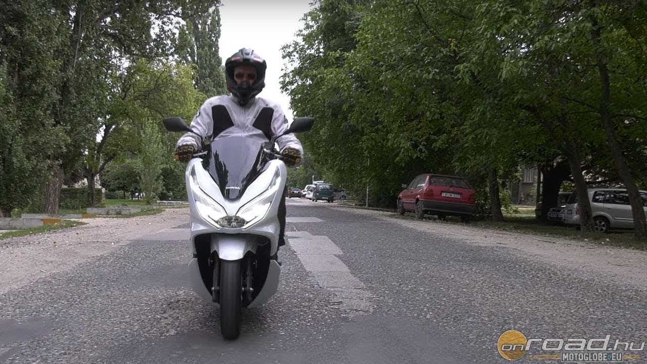 Honda PCX125 2018 review 4K - Onroad.Bike