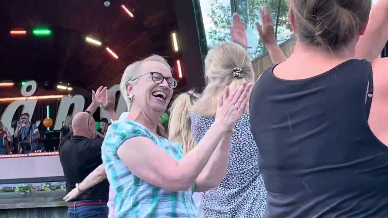 ALLSÅNG PÅ SKANSEN (repet). Programinledning + Cotton Eye Joe + scenen töms. 24 juni 2024.