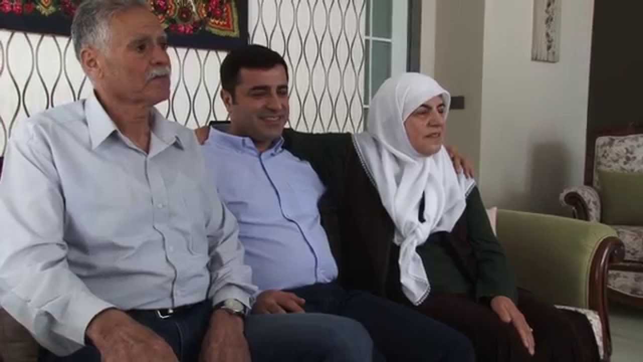 Renkli Görüntüler: Selahattin Demirtaş Ailesiyle