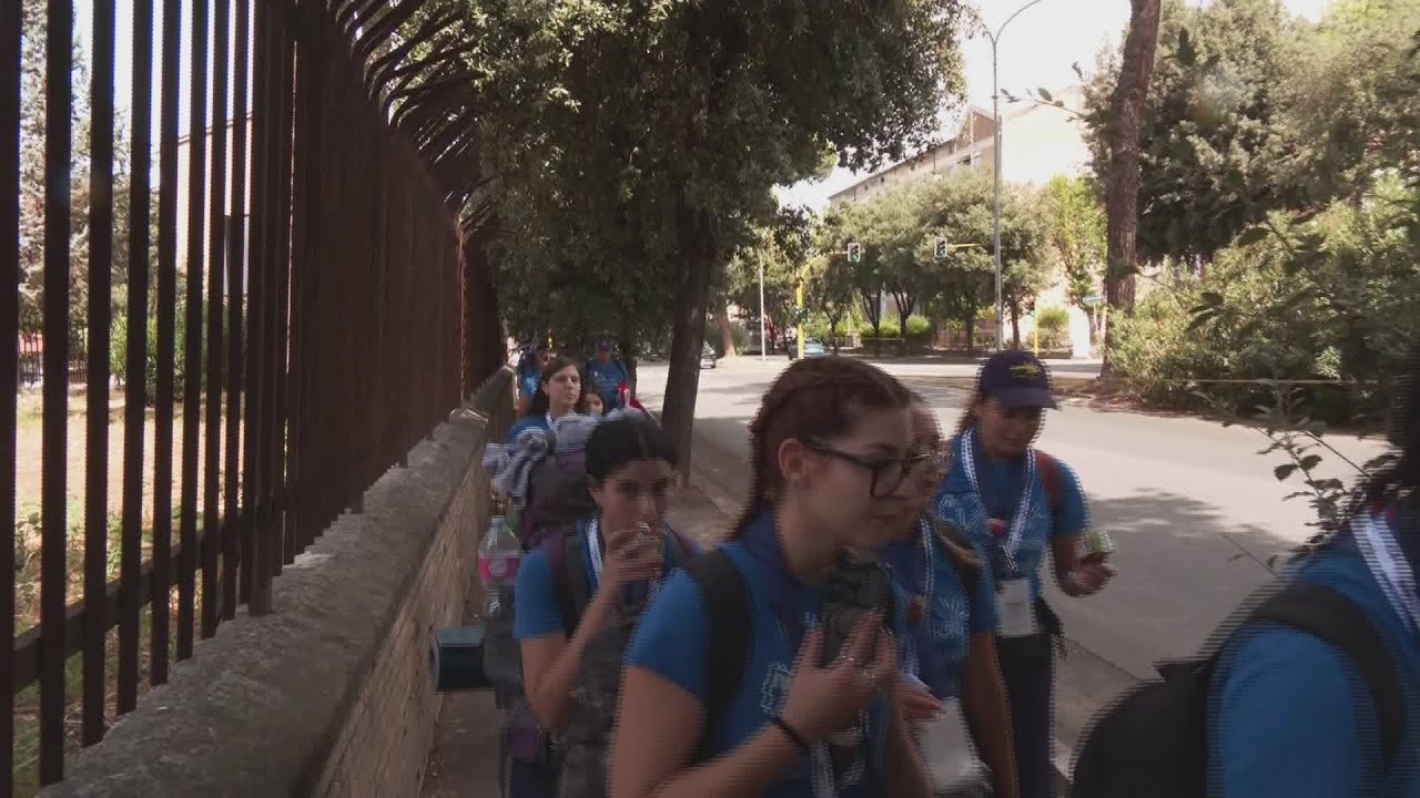 I giovani di tutto il mondo in cammino verso Tor Vergata