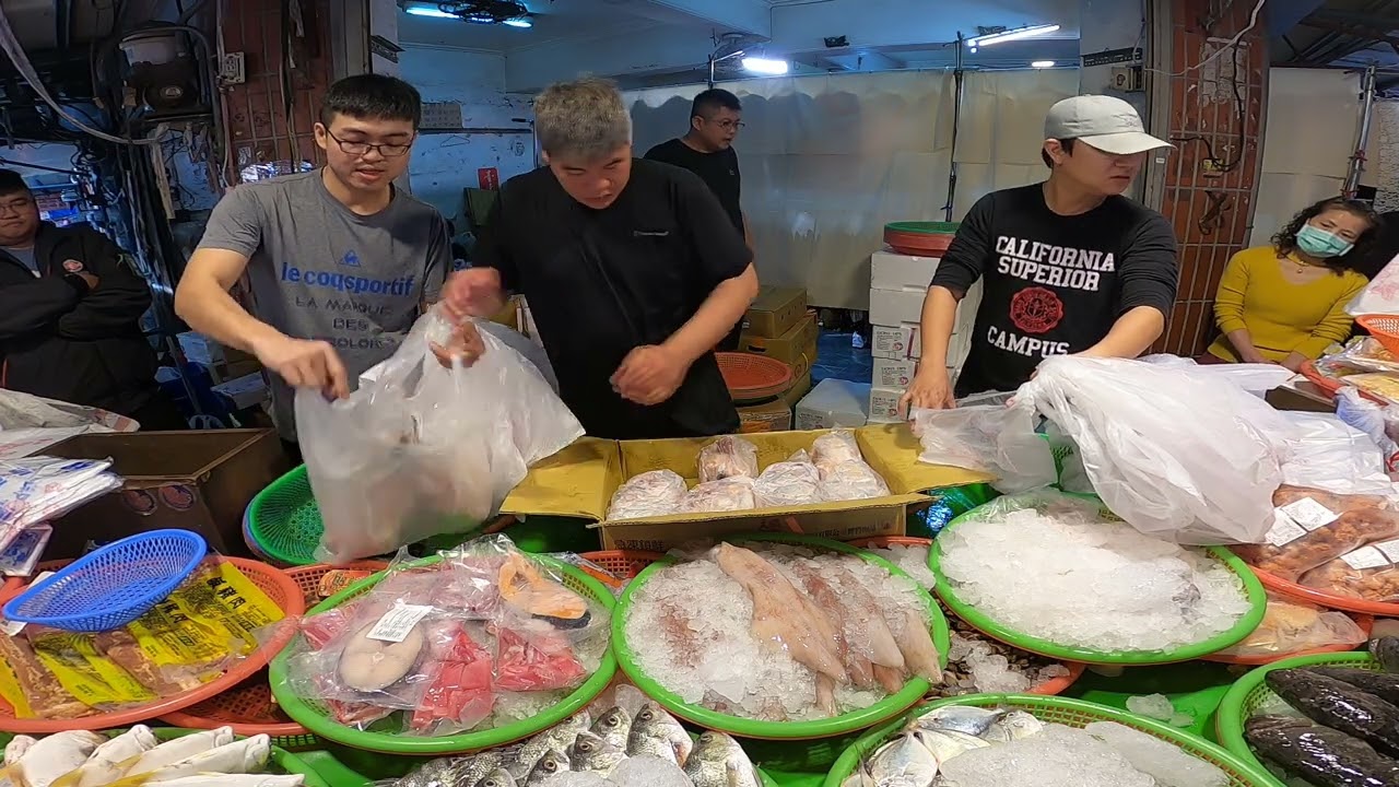 喊太快又賠錢 今天鮮魚通通不算本錢隨便賣了 新營市場成功街29號 士官長海鮮叫賣 海鮮拍賣 叫賣哥 seafood auction