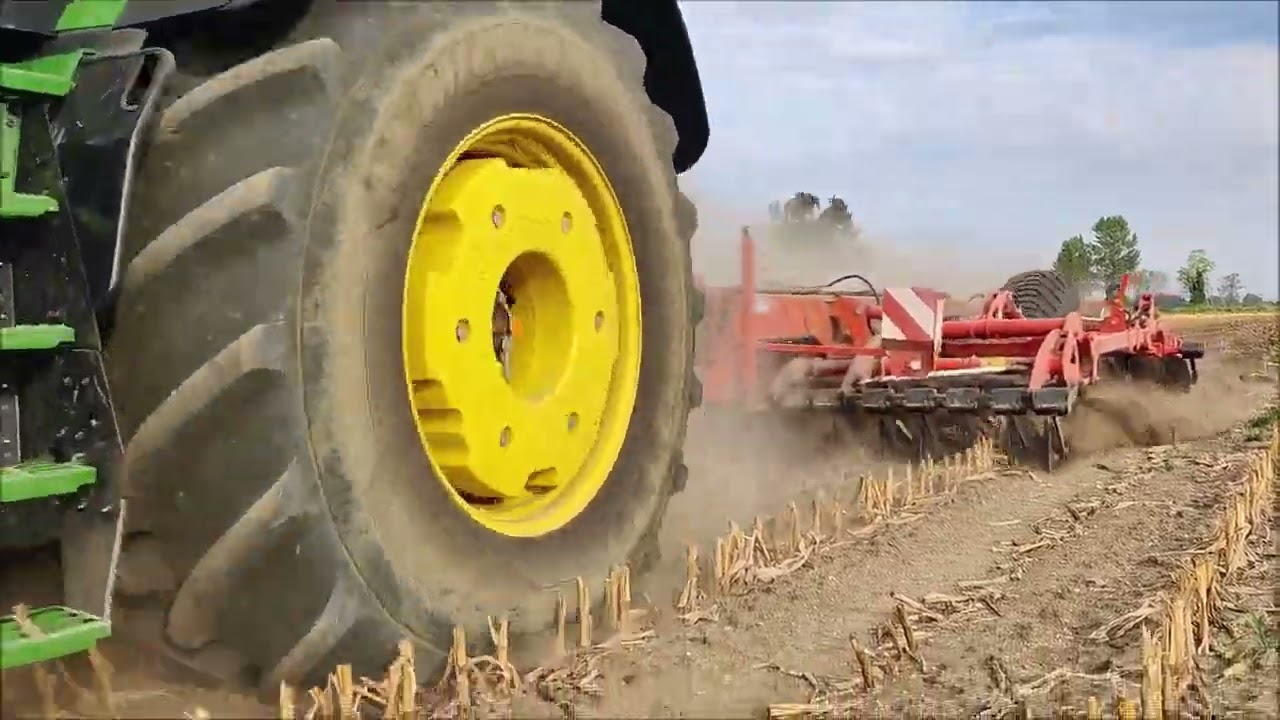 John Deere 8R410 E-Autopower + Kuhn Perfomer 4000