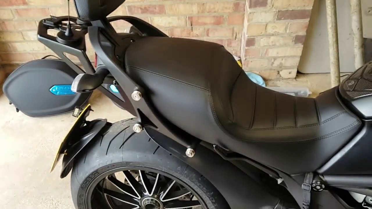 Ducati Diavel Rear Wheel Removal Socket FAIL and Rant
