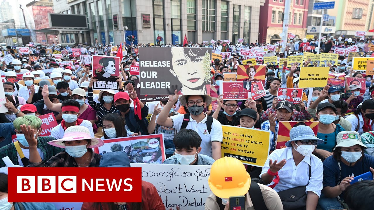 Roads blocked in Yangon as thousands protest Myanmar coup - BBC News