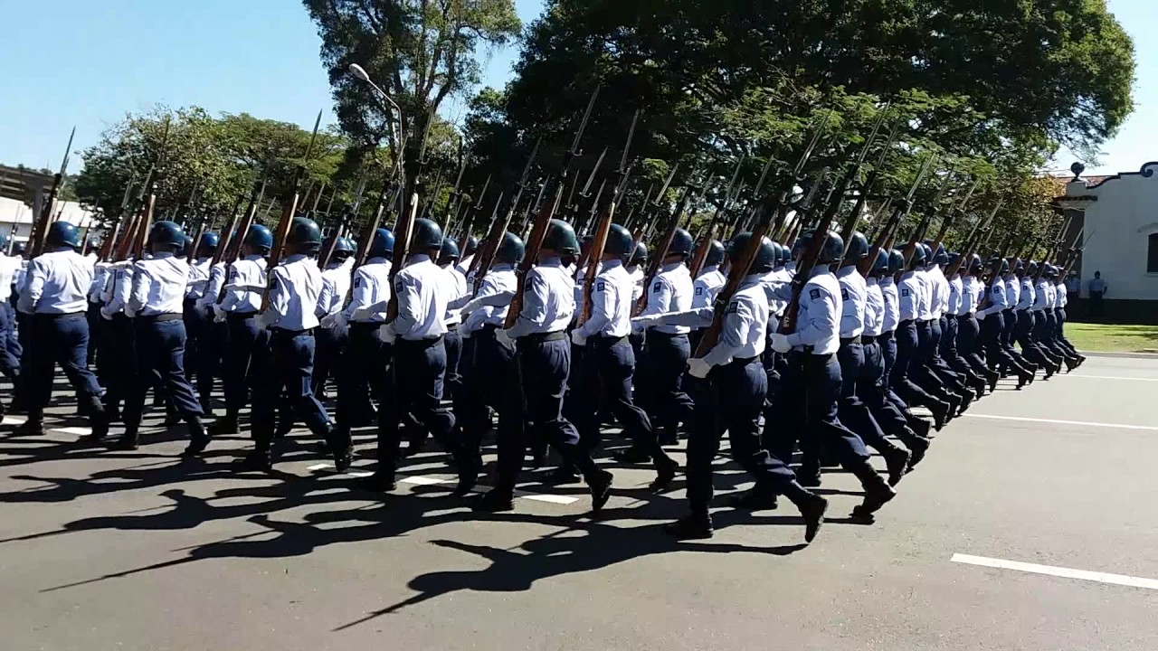 EEAR 2017- Desfile final dos especialistas no Juramento &agrave; bandeira