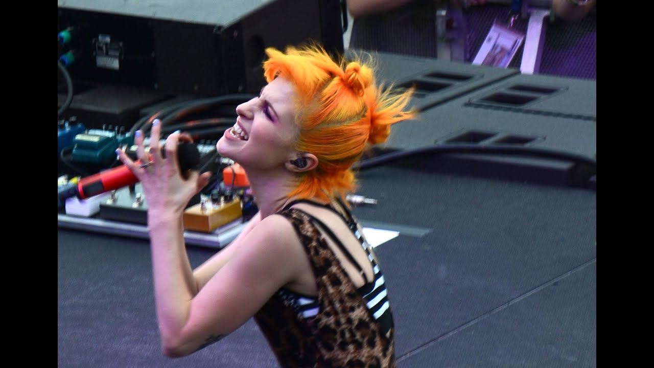 Paramore - Emergency Live Parahoy 2016