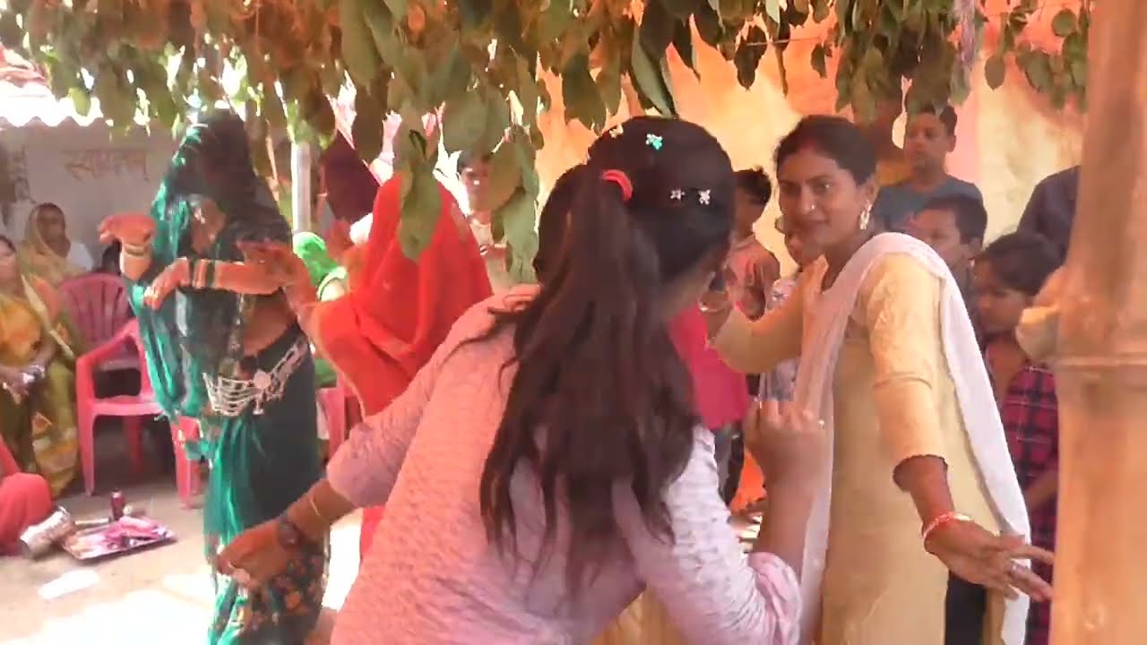 सदियों में मंडप के नीचे कैसे बघेली बैंड बाजा डांस करते है #बघेली_डांस_रीवा #baghelidance #dance 