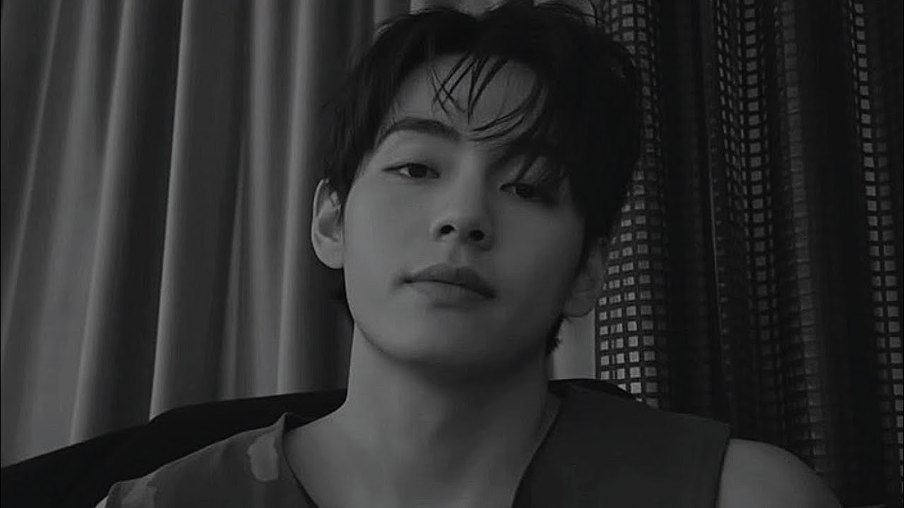 ¹⁸ ASMR TAEHYUNG | Quando você termina com seu namoradø e seu melhor amigø te cønsøla