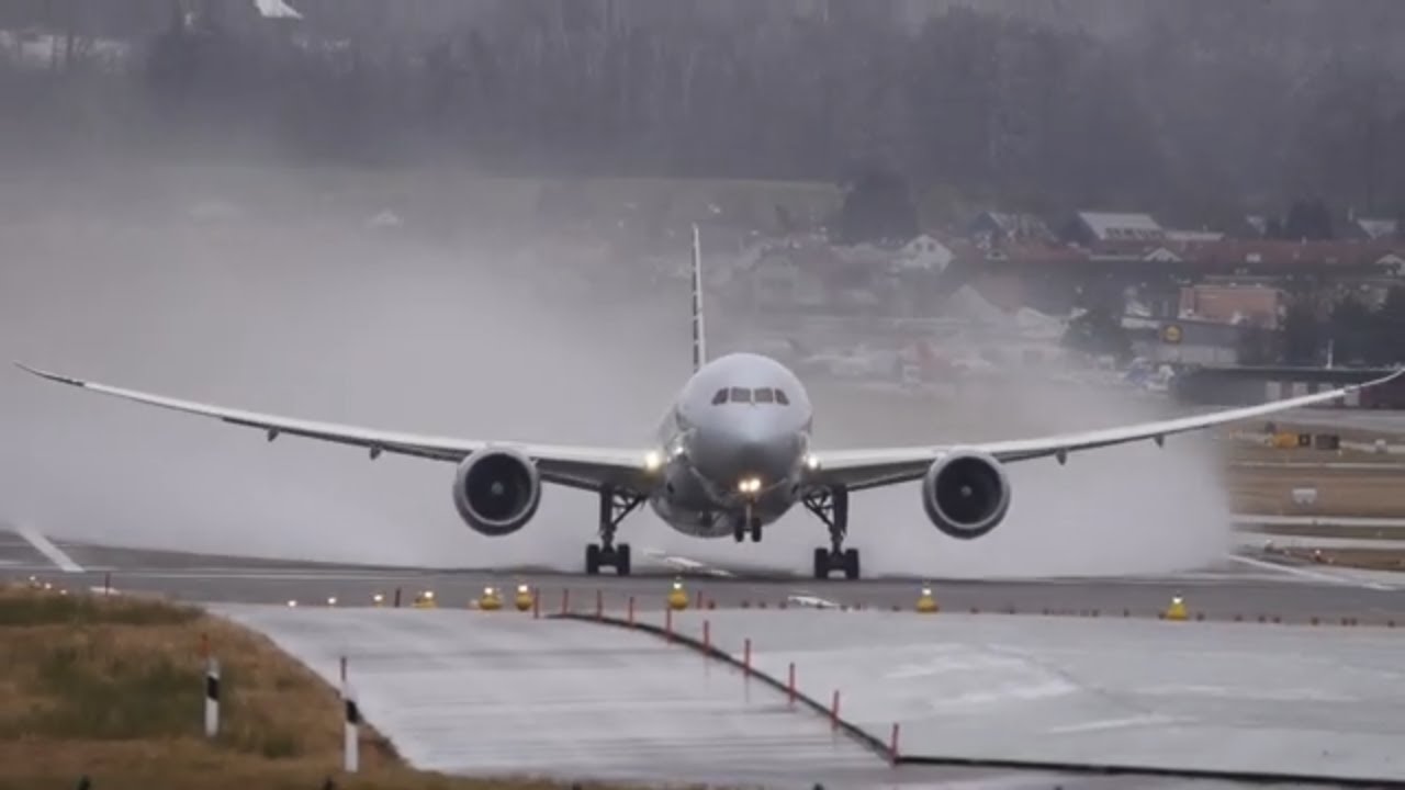 Boeing 787-8 Dreamliner American Airlines N807AA takeoff at Zurich Airport