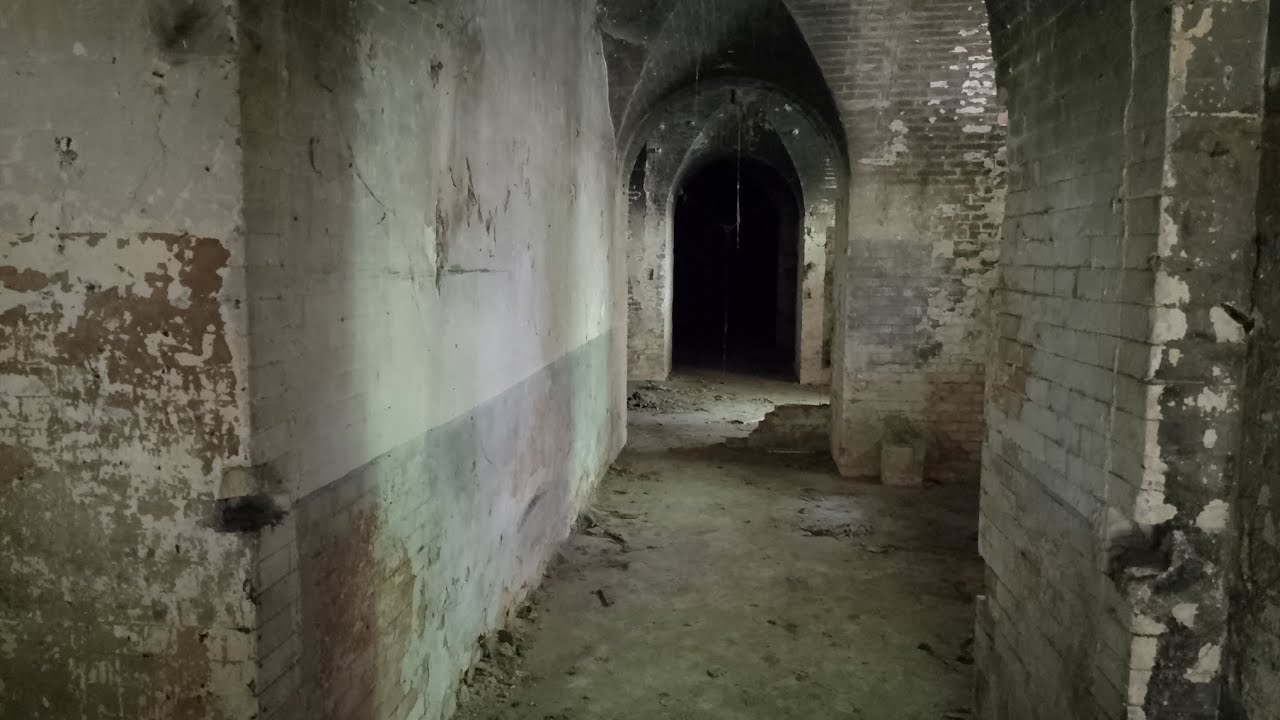 CASAMATTA DEL FORTE DI MONTE MARIO A ROMA: IN FONDO AL VALLONE FORTIFICATO #urbex #trekking