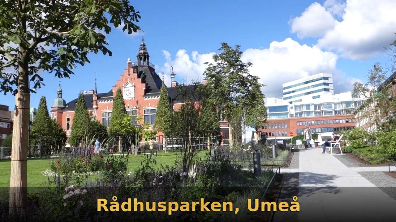 R&aring;dhusparken/City Hall park in Ume&aring;, August 12, 2016
