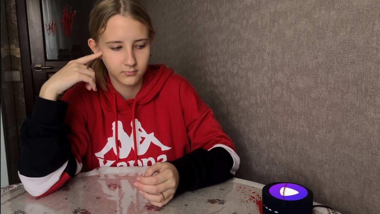 Умная колонка сошла с ума..
