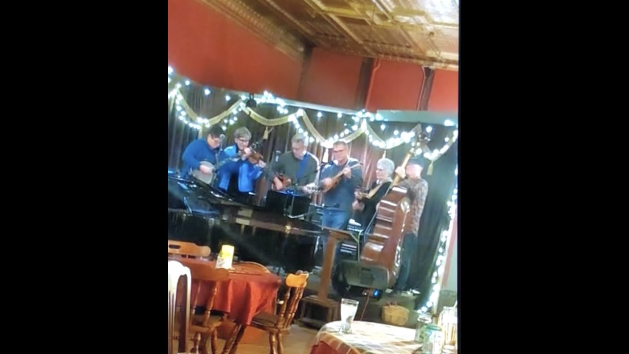 Nov 2023 - Open mic night at The Annadine - tons of fun!