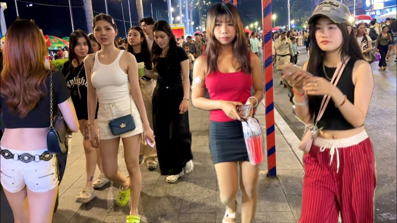 Phnom Penh Nightlife 2025 | Phnom Penh Walk Street Scenes in Cambodia 4K