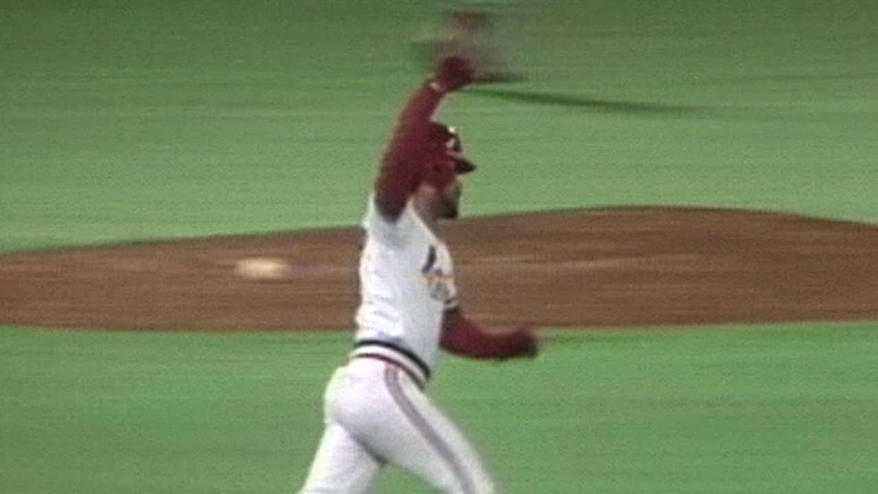 1987 NLCS Gm7: Oquendo belts three-run homer