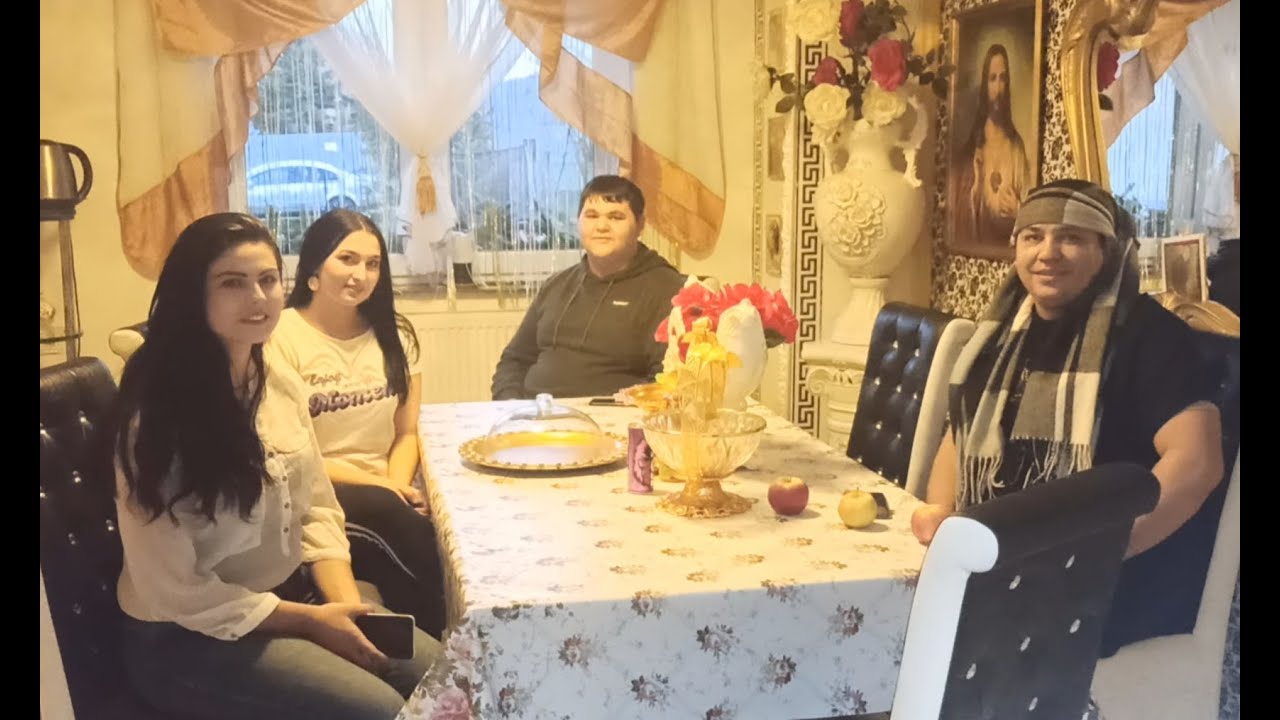 Červené jabĺčko a Dilini minč 
