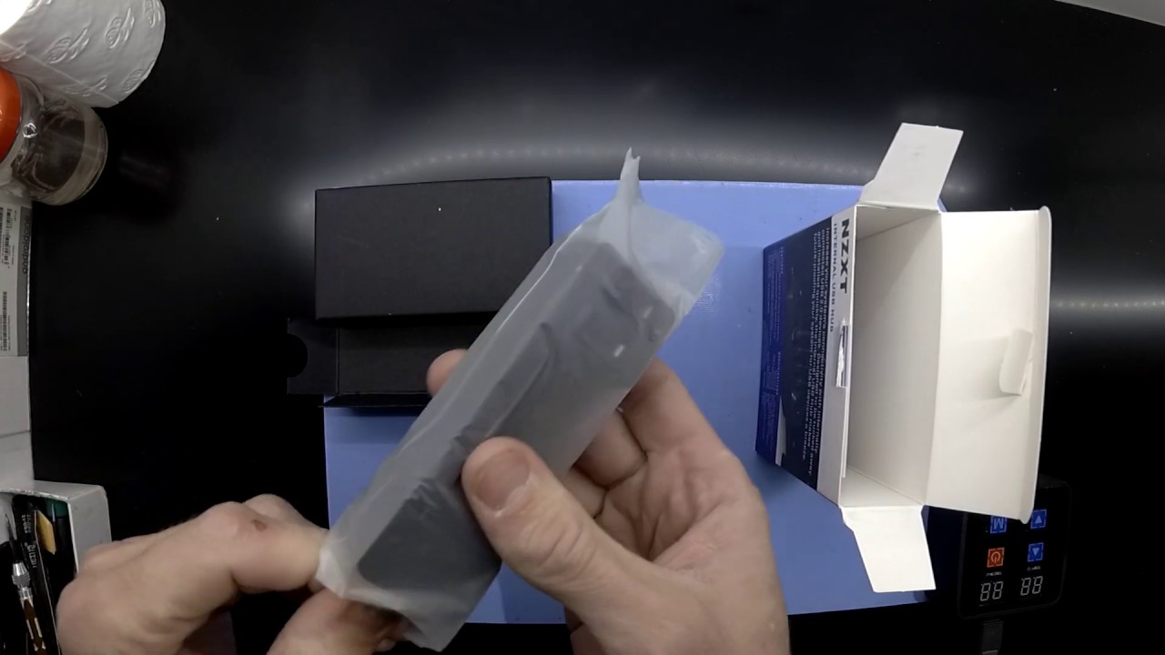 NZXT Internal USB2 Hub unboxing