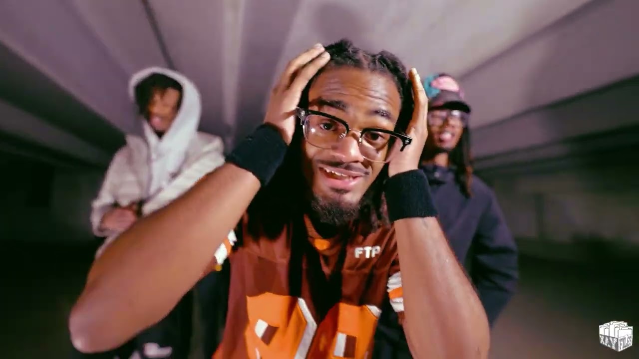 SIGNED TO DA PAVEMENT (OFFICIAL MUSIC VIDEO )￼ @xaysfiles @2realmar 