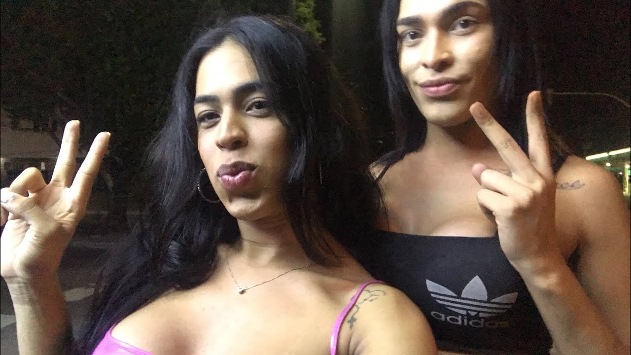 Bella Semys está transmitindo ao vivo!