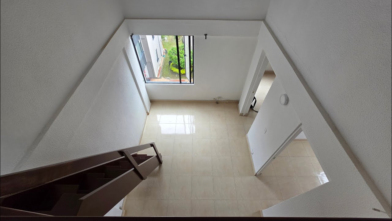 SE VENDE APARTAMENTO CON ALTILLO EN TOBERÍN  INFO 3014012040 